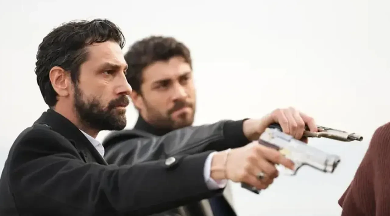 Yeni bölümü iptal edildi: Taşacak Bu Deniz dizisi oyuncuları Ava Yaman ile Burak Yörük'ten paylaşımlar arda arda geldi