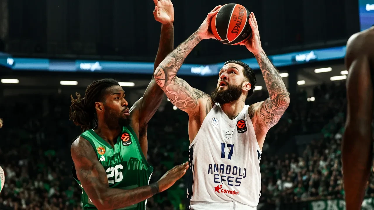Anadolu Efes, deplasmanda kaybetti! Lacivert-beyazlılar, Panathinaikos'a yenildi