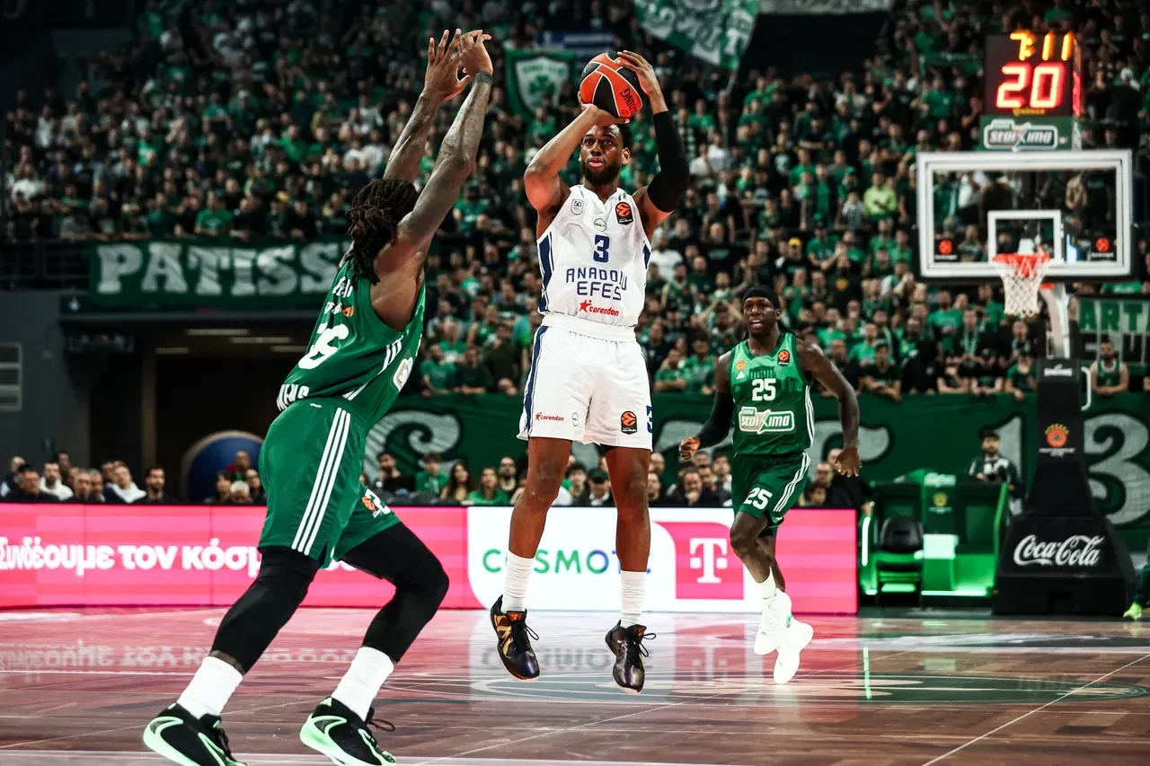 Anadolu Efes, deplasmanda kaybetti! Lacivert-beyazlılar, Panathinaikos'a yenildi