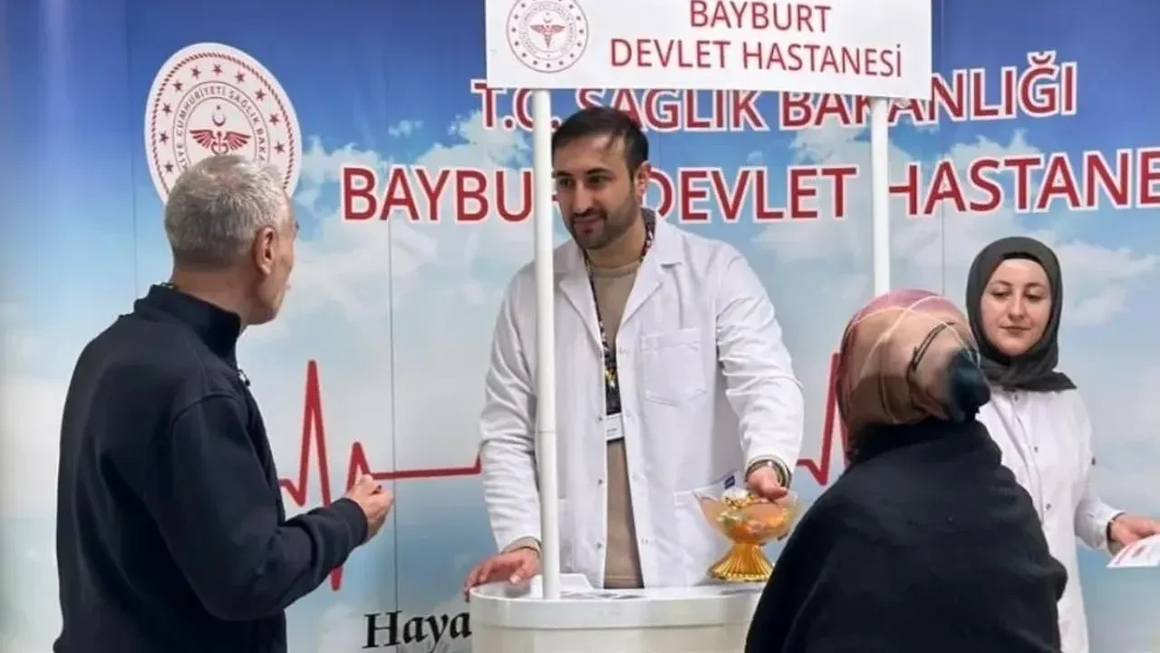 Bayburt’ta vatandaşlara kalp sağlığı bilgilendirmesi yapıldı