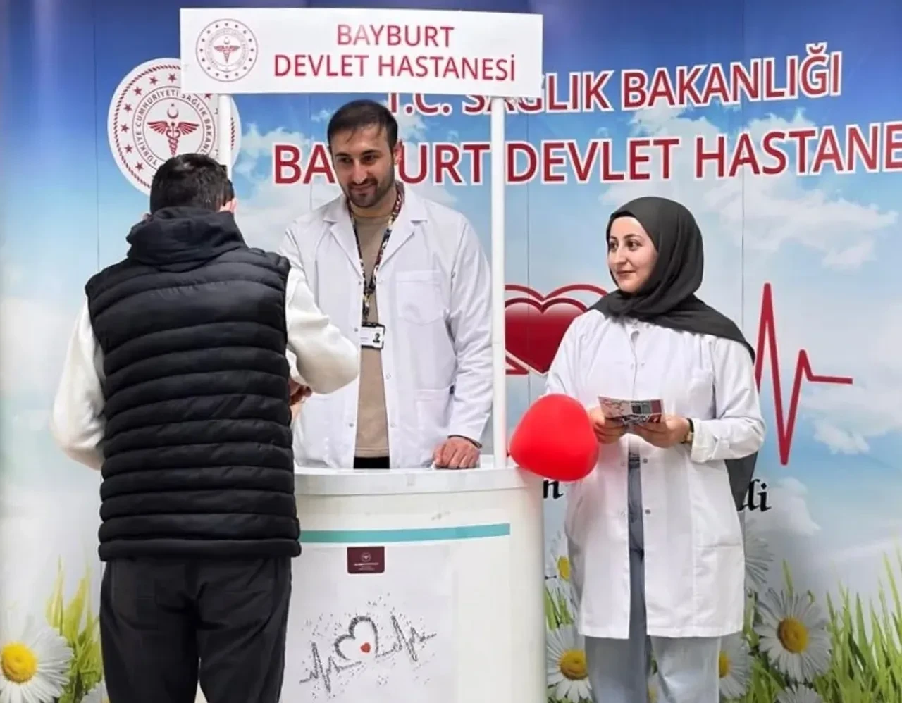 Bayburt’ta vatandaşlara kalp sağlığı bilgilendirmesi yapıldı