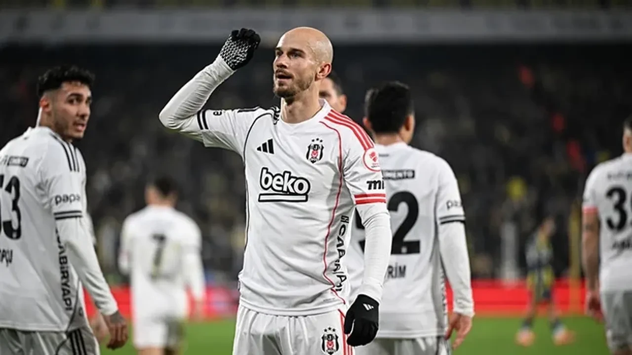 Beşiktaş transferde gövde gösterisi yapacak! 7 oyuncu ile yollar ayrılıyor: 5 yeni yıldız yolda