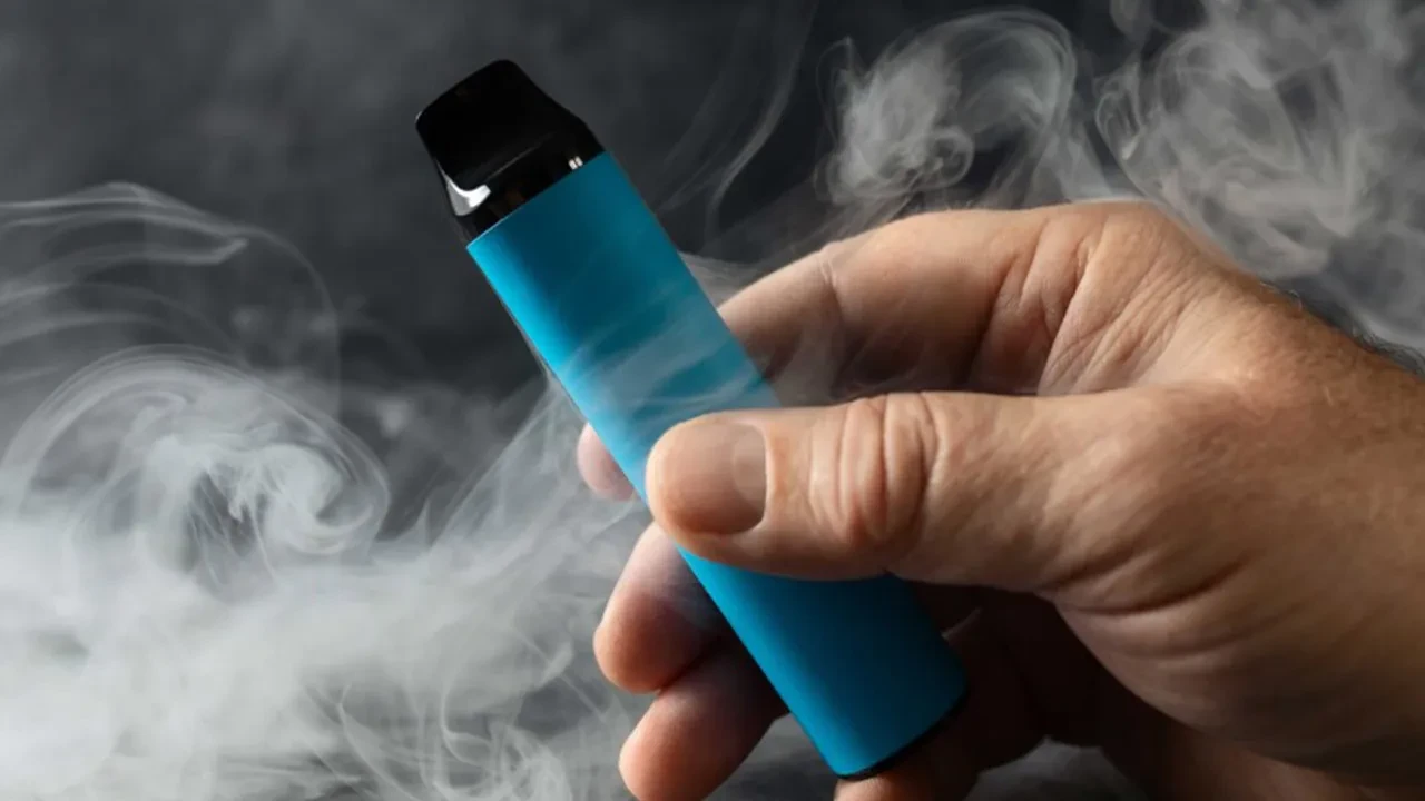 Elektronik sigara için zaman daralıyor! Uzman isim tarih verdi: Patlamış mısır gibi vakalar artacak