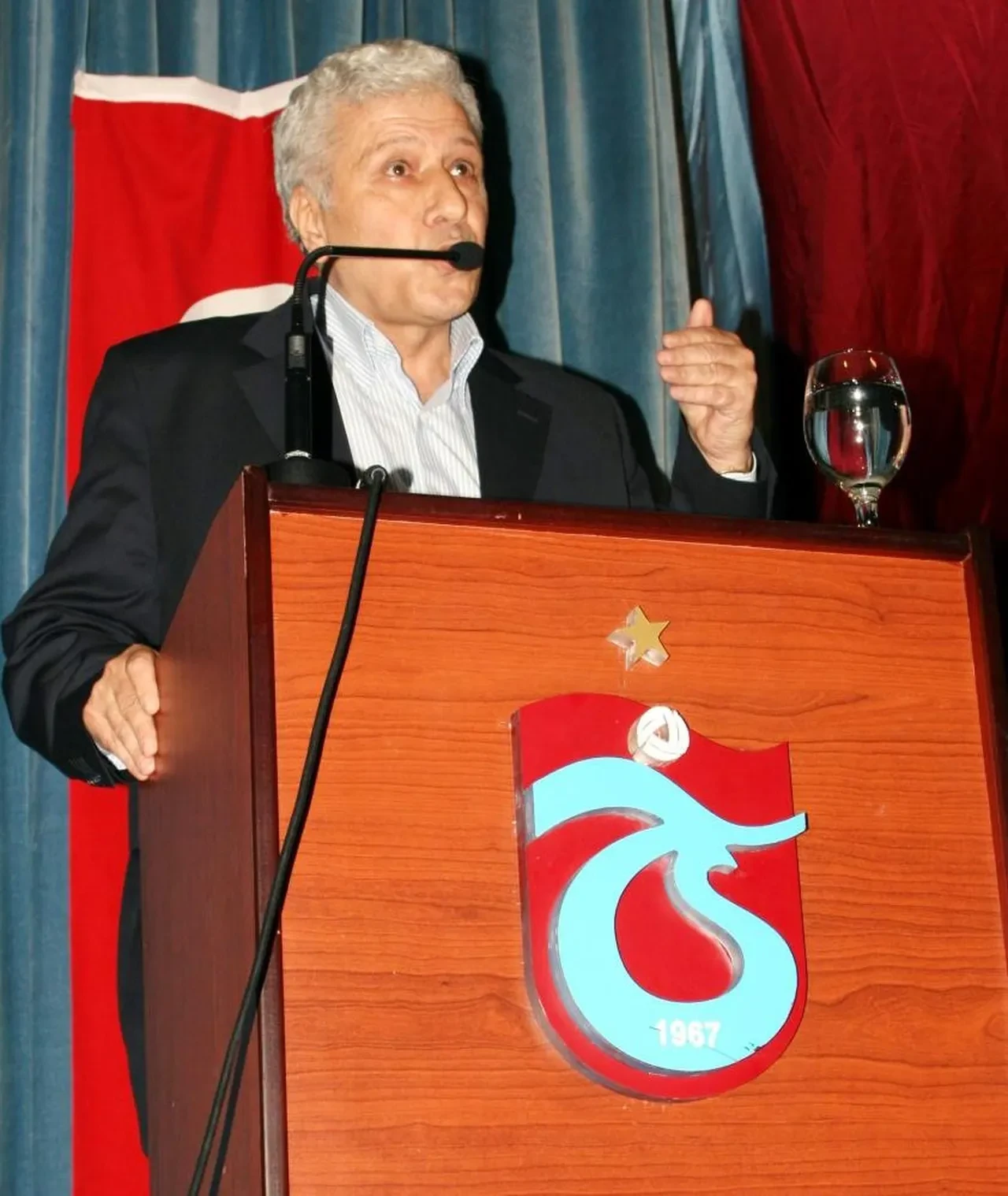 Eski Trabzonspor başkanı hayatını kaybetti! Atay Aktuğ'dan acı haber