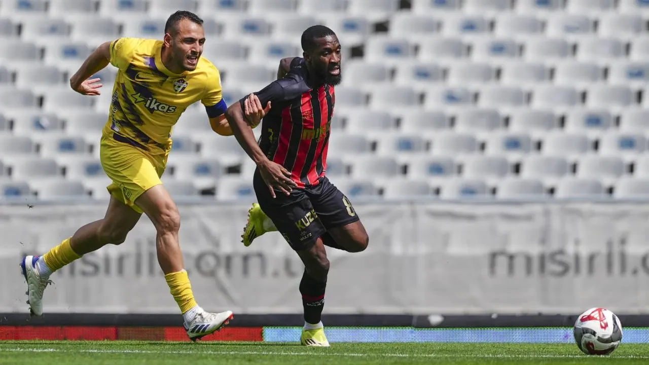 Eyüpspor'dan altın değerinde 3 puan! Fatih Karagümrük'ü 2-1'lik skorla geçtiler