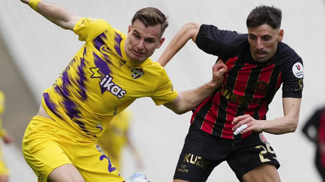 Eyüpspor'dan altın değerinde 3 puan! Fatih Karagümrük'ü 2-1'lik skorla geçtiler