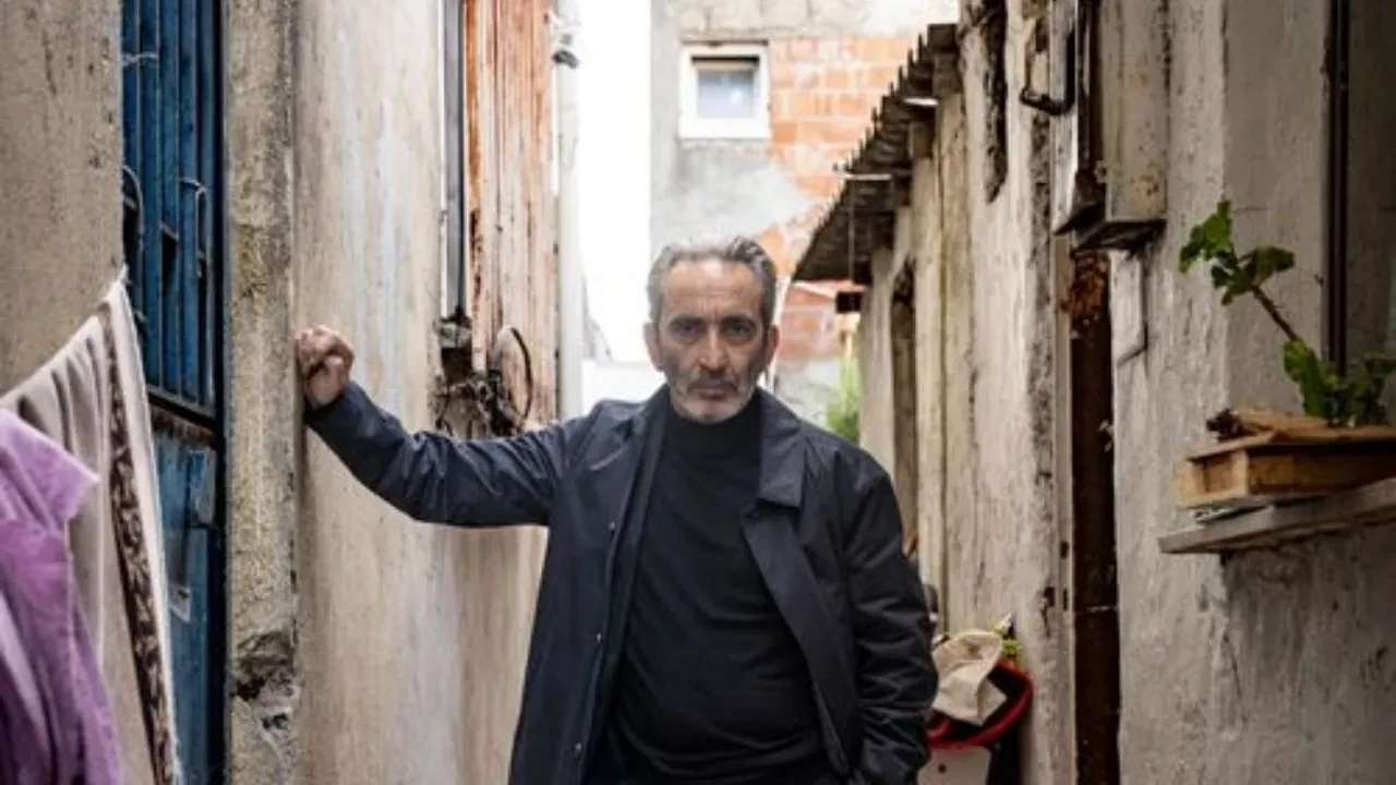  Fırat Tanış Delikanlı dizisinin kadrosundan çıkarıldı! Delikanlı'nın Miran karakterini kimin oynayacağı merak ediliyor