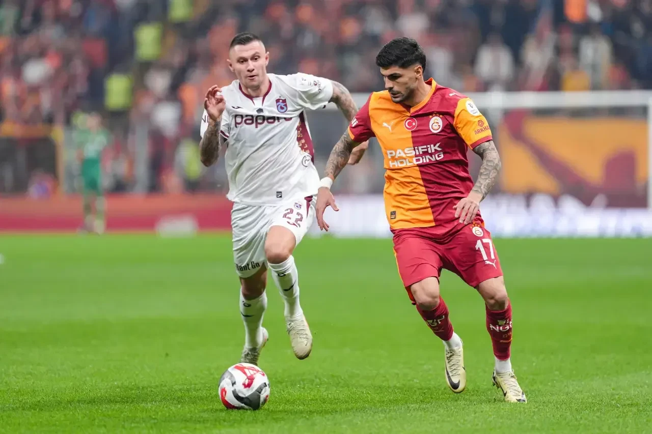 Galatasaray, Gençlerbirliği deplasmanında! Okan Buruk'tan kritik Osimhen kararı: İşte Galatasaray'ın ilk 11'i...