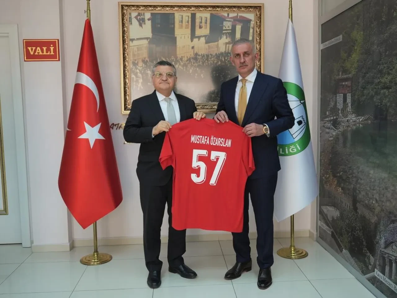 Hacıosmanoğlu'ndan Sinop'a milli maç ziyareti