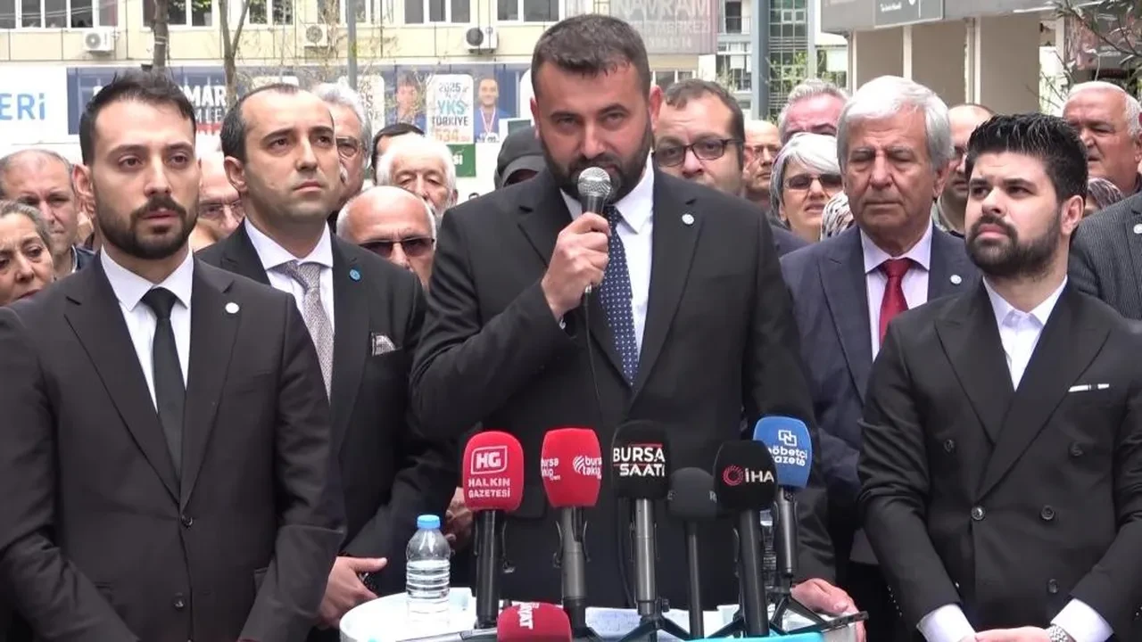 İYİ Parti Bursa'da yönetim krizi! İlçe teşkilatları toplu istifa etti