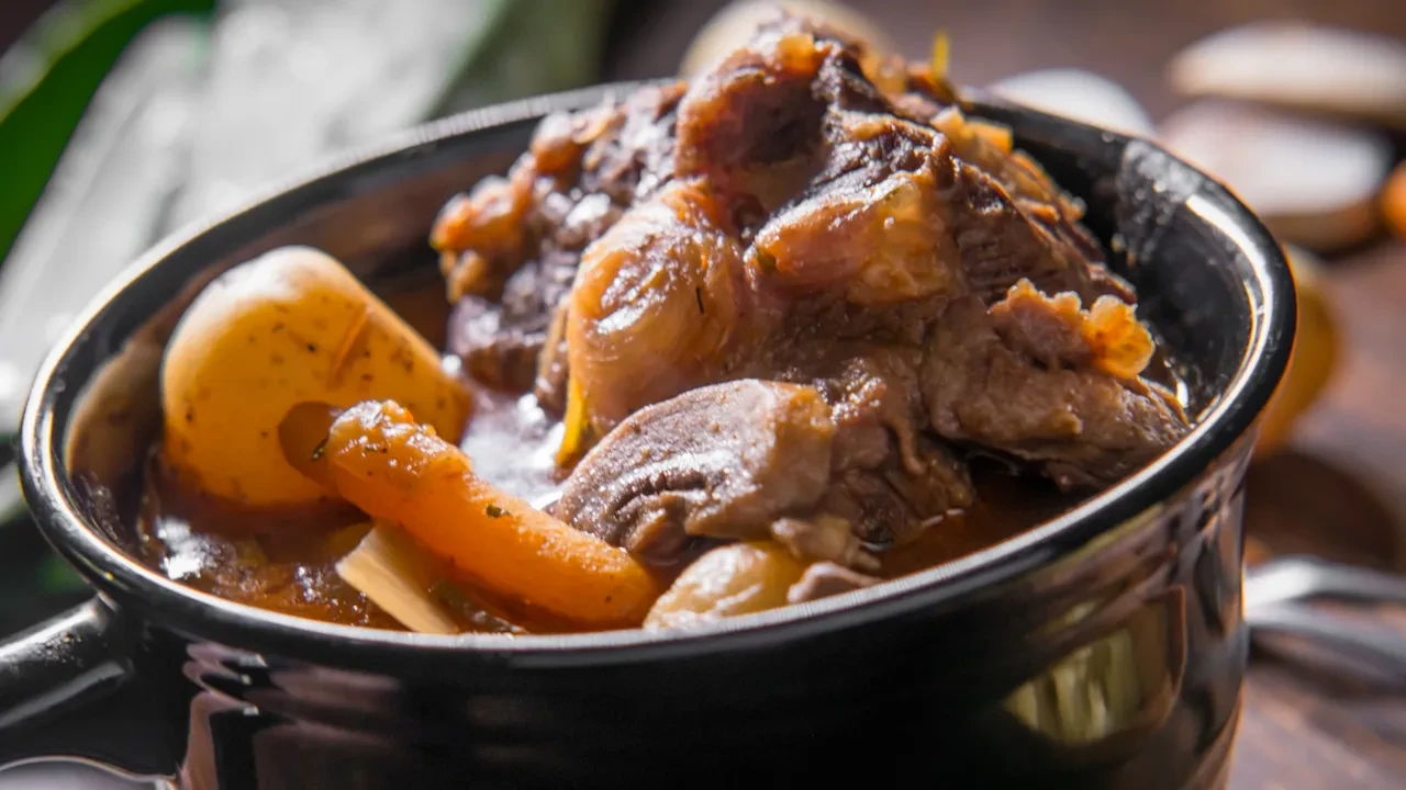 Kemikli etle en lezzetli yemek fikri! Tam bir kolejen deposu