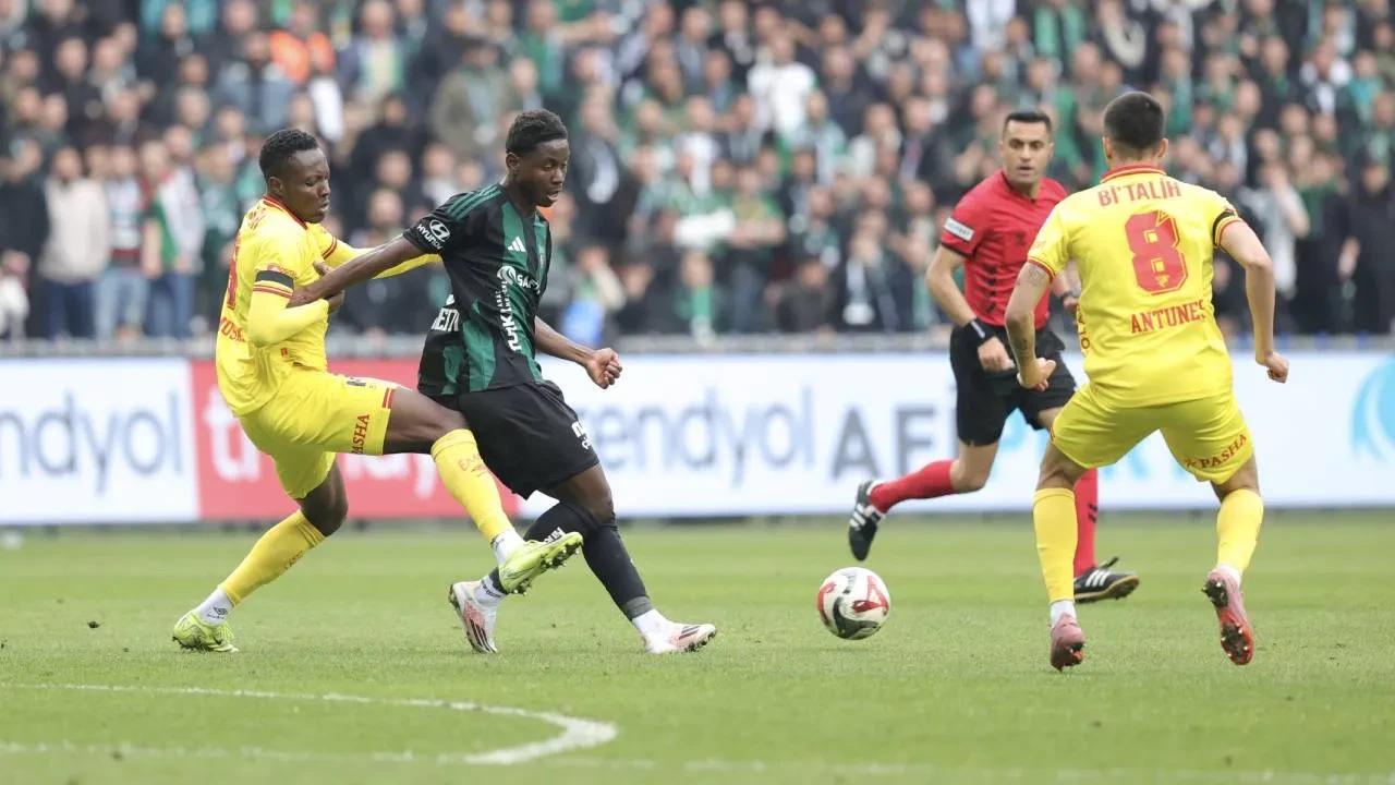 Kocaelispor ile Göztepe puanları paylaştı! Mücadelede 1-1'lik eşitlik var