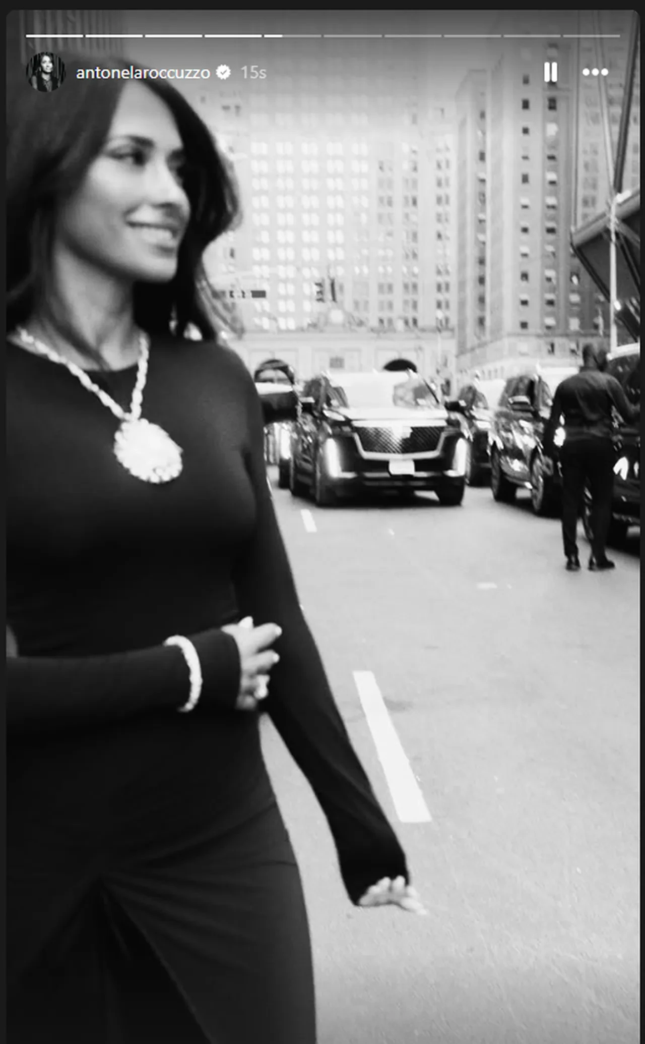 Messi'nin eşi Antonela Roccuzzo'nun kolyesi servet değerinde 