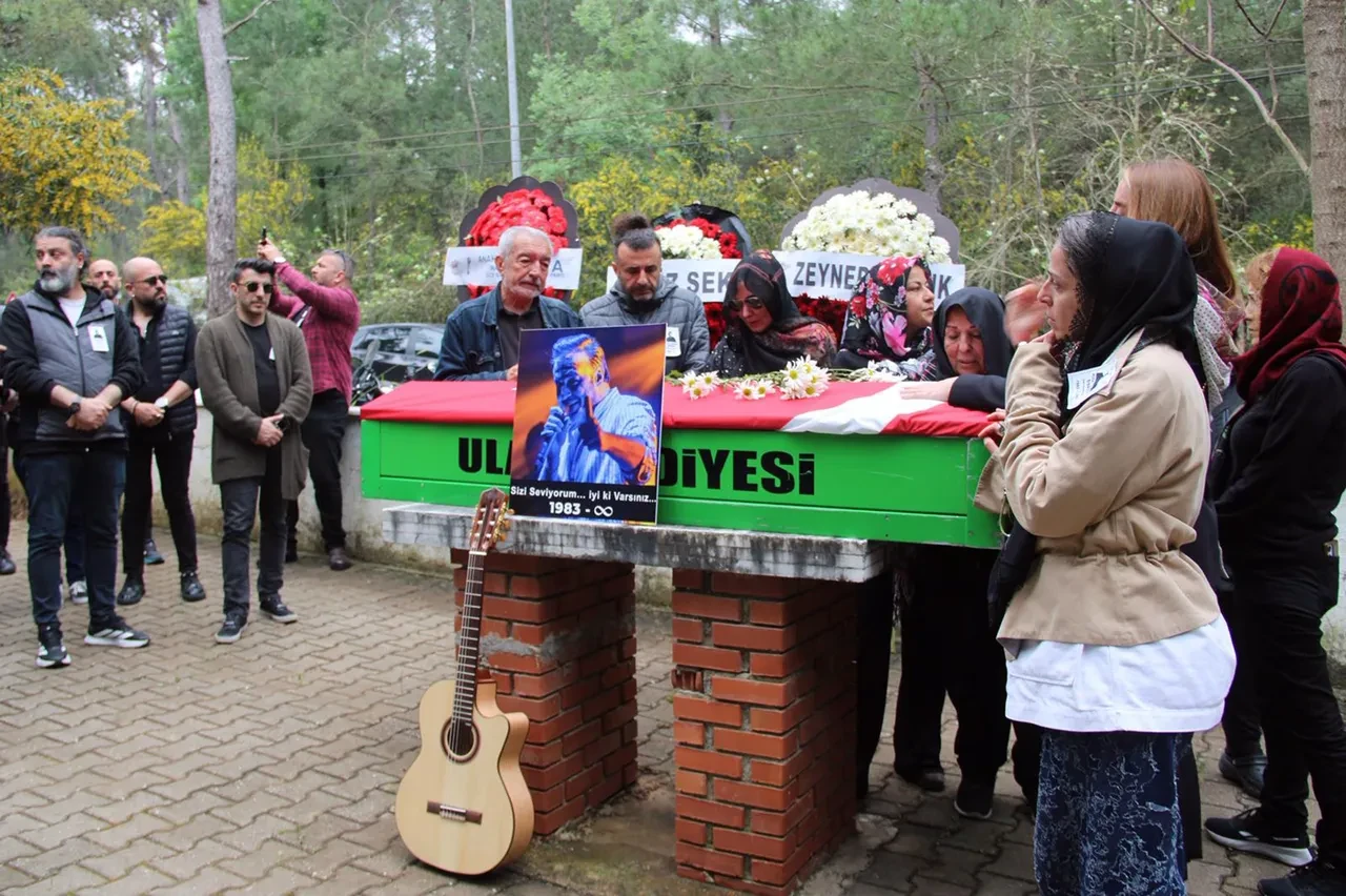 Rıza Tamer'e son veda: Arkadaşlarının 3 gün sonrası için sürpriz hazırladığı ortaya çıktı