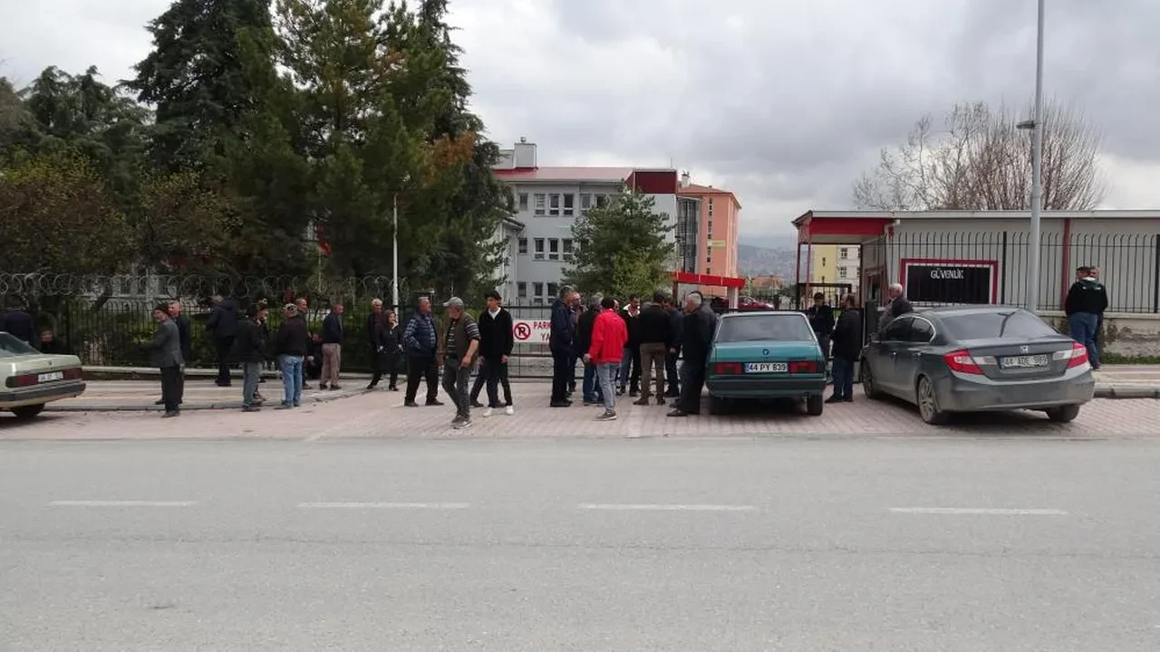 Stajyer öğrenci 25 metreden düşerek hayatını kaybetti, o anlar kameraya yansıdı