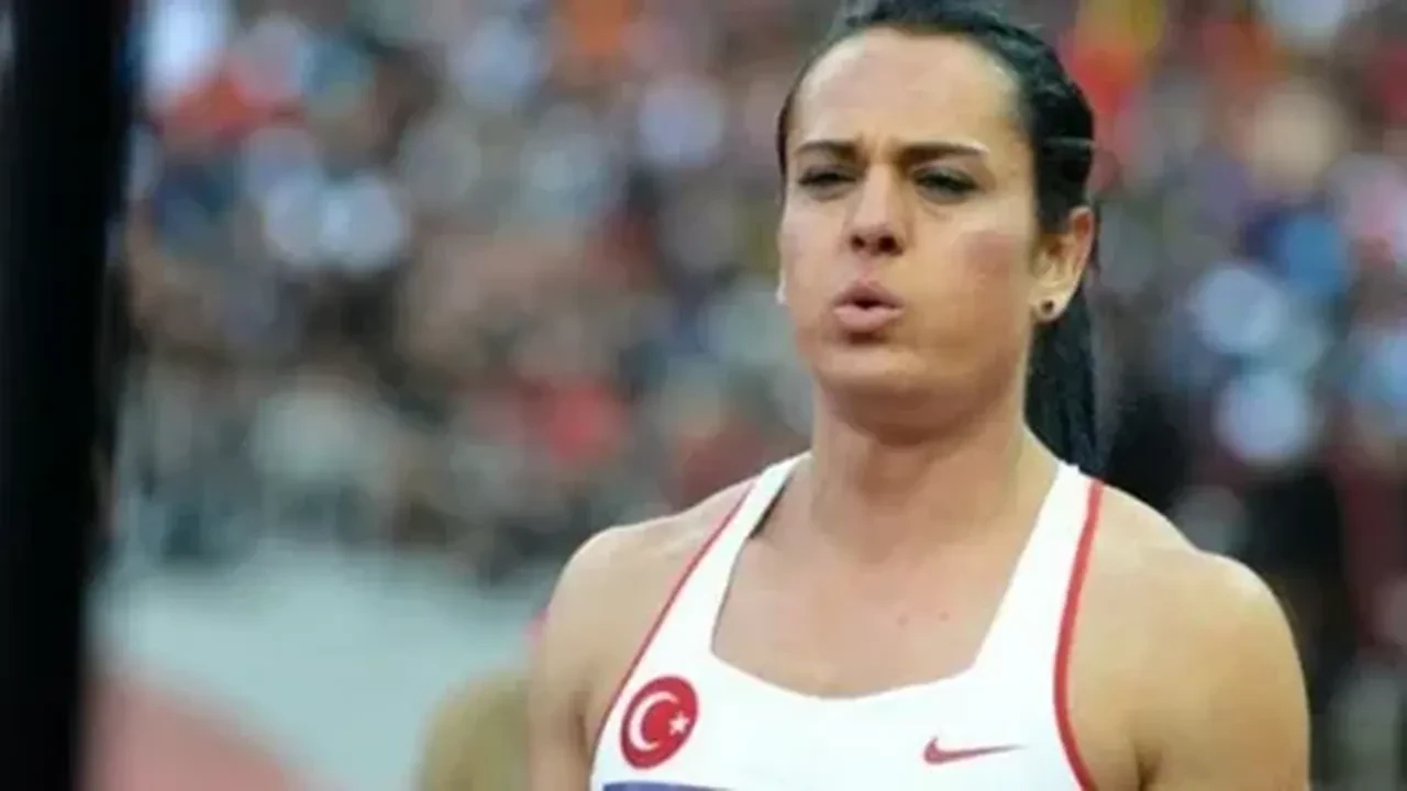 Survivor Nagihan'ın kızı Arven sosyal medyayı salladı! İletişim ödülünde tüm eleştirilere ok gibi sözler