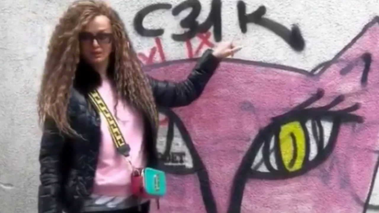 Tuğba Özay’dan çarpıcı iddia: “C31K sokaklara indi subliminal mesajlar yayılıyor!”