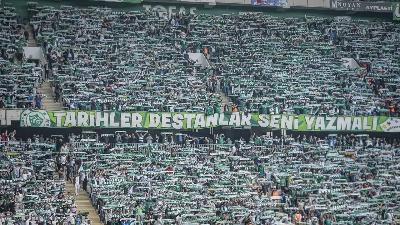 2. Lig'de Bursaspor şampiyon! Yeşil-beyazlılar, Trendyol 1. Lig'e yükseldi