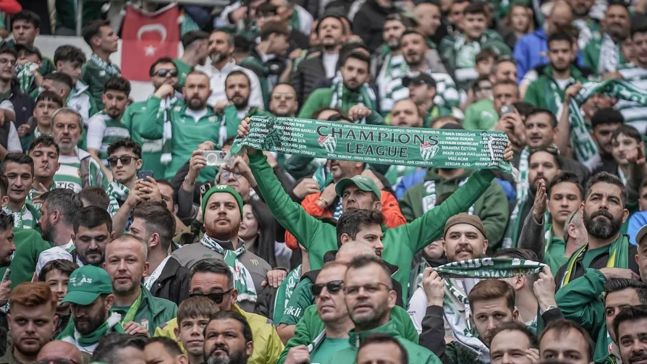 2. Lig'de Bursaspor şampiyon! Yeşil-beyazlılar, Trendyol 1. Lig'e yükseldi