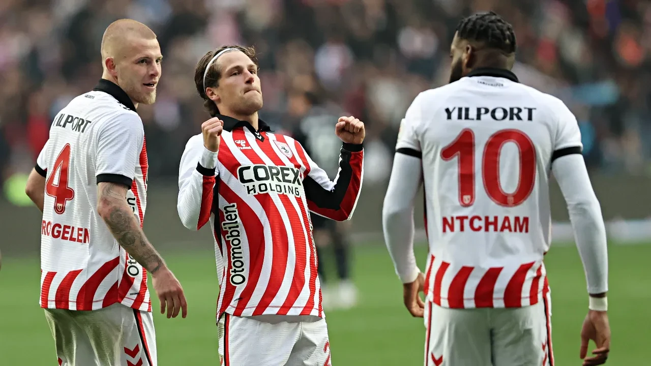 Beşiktaş, deplasmanda Samsunspor'a kaybetti! Siyah-beyazlılar, 2-1 mağlup oldu