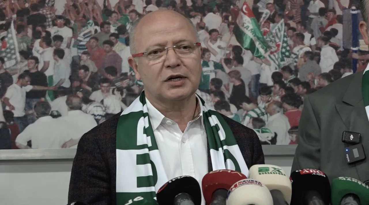 Bursaspor Başkanı Enes Çelik, şampiyonluğun ardından konuştu! "Kötü günlerden güzel günlere geldik"