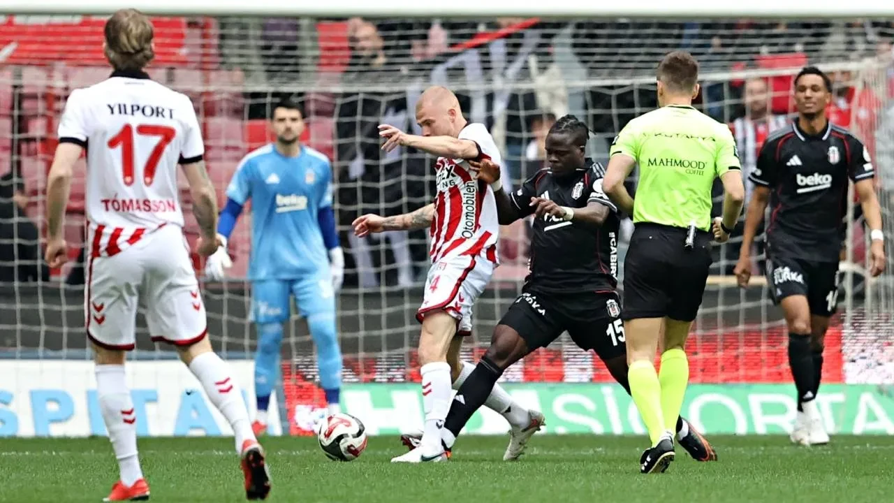Beşiktaş, deplasmanda Samsunspor'a kaybetti! Siyah-beyazlılar, 2-1 mağlup oldu