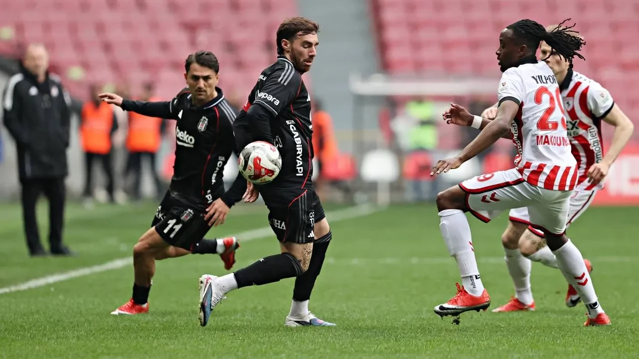 Beşiktaş, deplasmanda Samsunspor'a kaybetti! Siyah-beyazlılar, 2-1 mağlup oldu