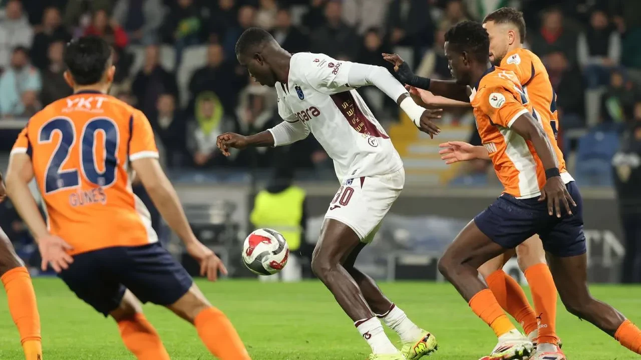CANLI MAÇ ANLATIMI | Trabzonspor ile Başakşehir karşı karşıya geliyor