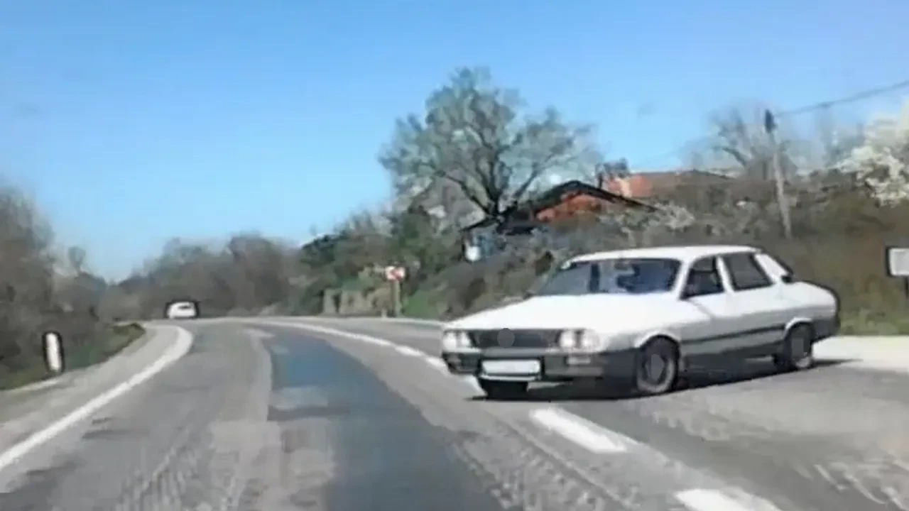 Ehliyetsiz sürücü dehşet saçtı: Kafa kafaya çarpıştılar