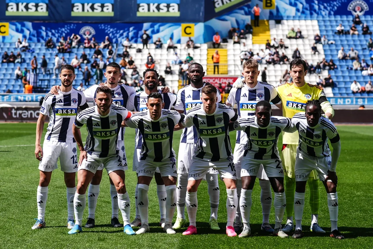 Emre Belözoğlu, Alanyaspor galibiyetini değerlendirdi! "İşimiz daha bitmedi"