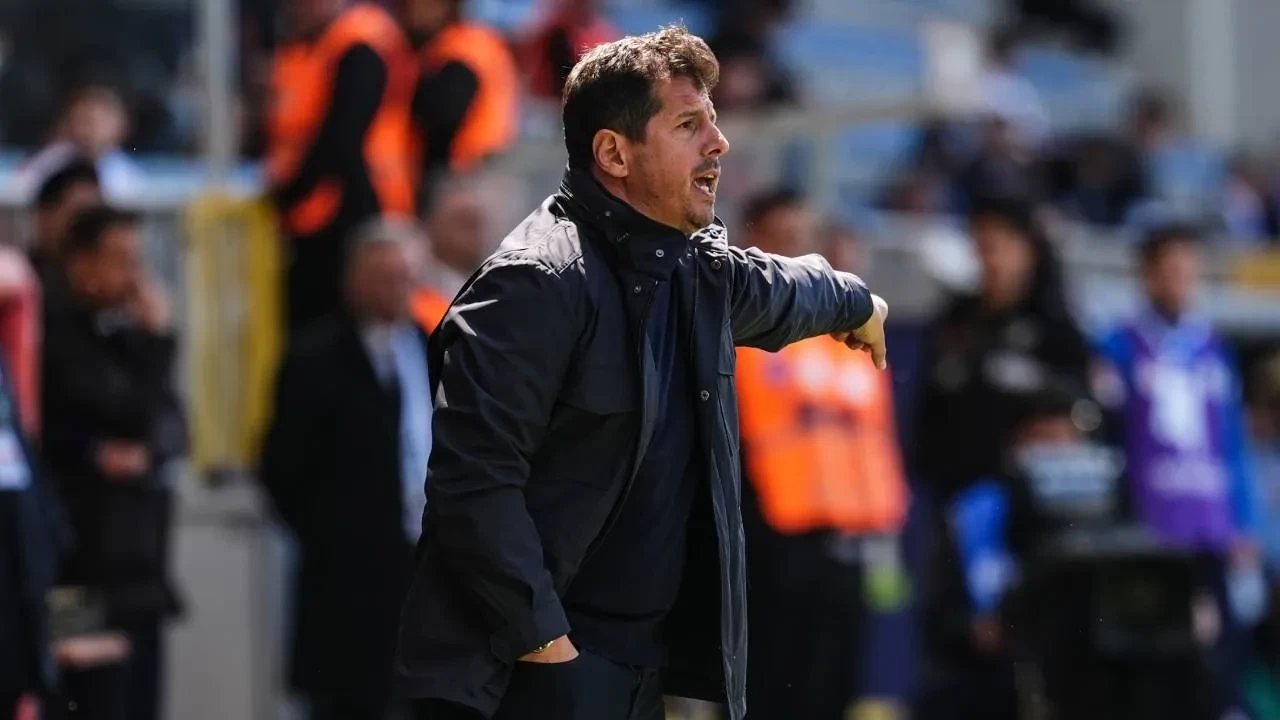 Emre Belözoğlu, Alanyaspor galibiyetini değerlendirdi! "İşimiz daha bitmedi"