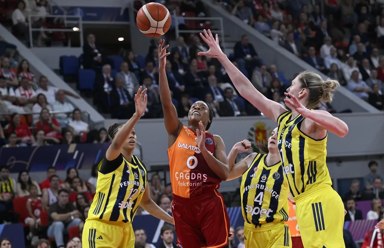 EuroLeague'de şampiyon Fenerbahçe! Sarı-lacivertliler, Galatasaray'ı 68-55 mağlup etti