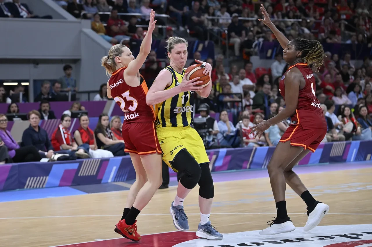 EuroLeague'de şampiyon Fenerbahçe! Sarı-lacivertliler, Galatasaray'ı 68-55 mağlup etti