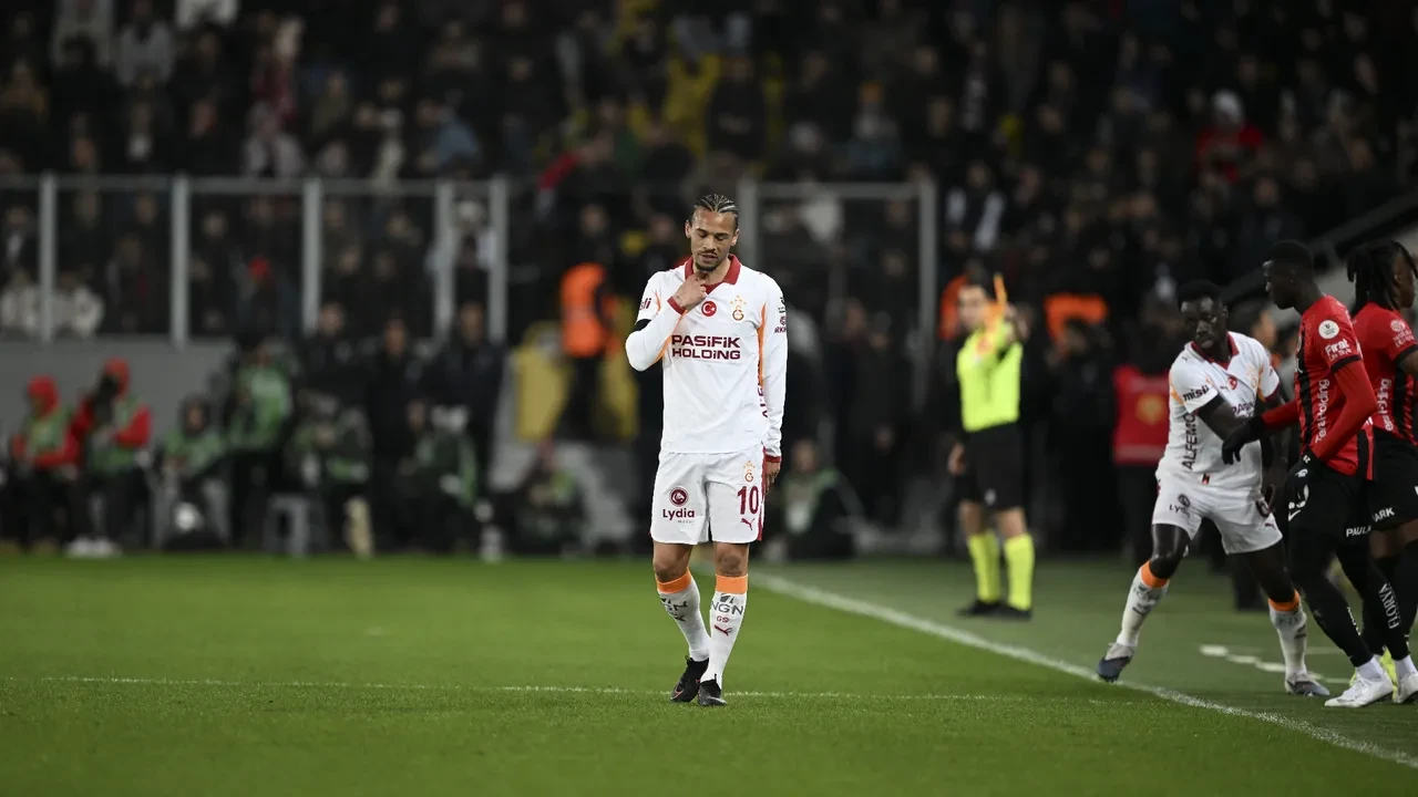 Galatasaray'ın golü ofsayta takıldı