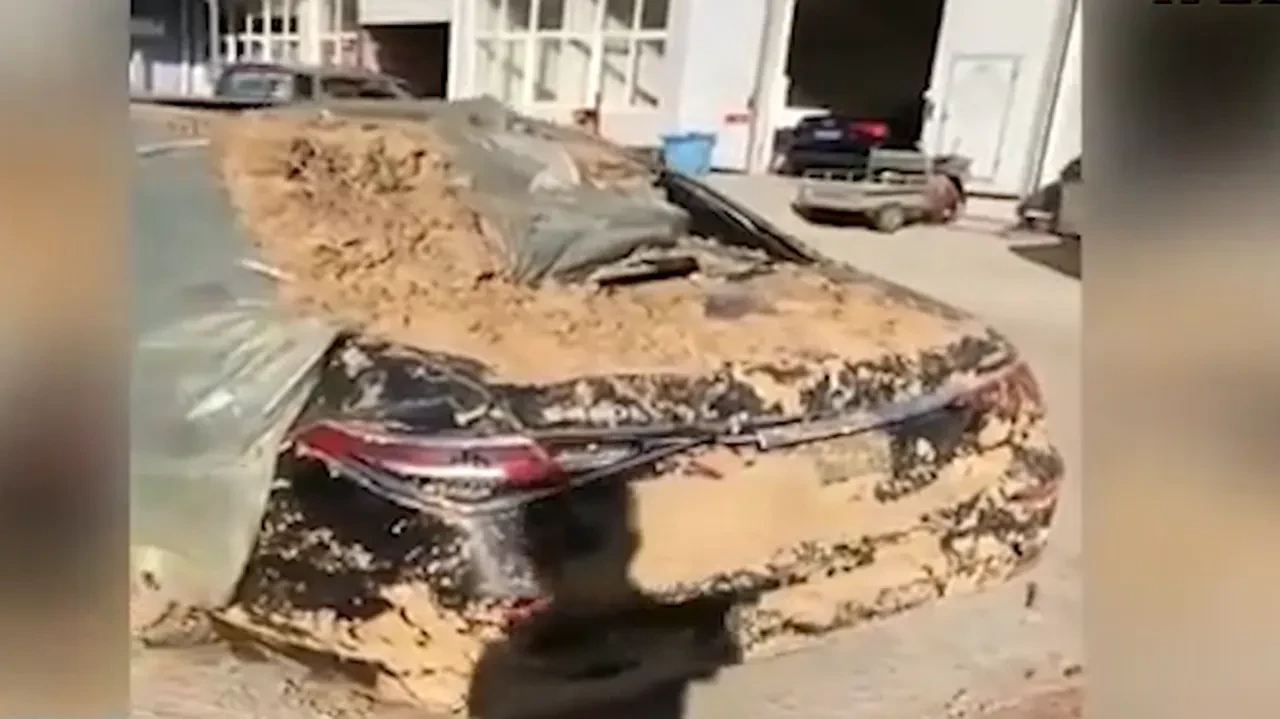 Hiçbir sorunu olmayan lüks aracı toprağın altına gömdüler! Bu anlar izleyen herkesi şoke etti