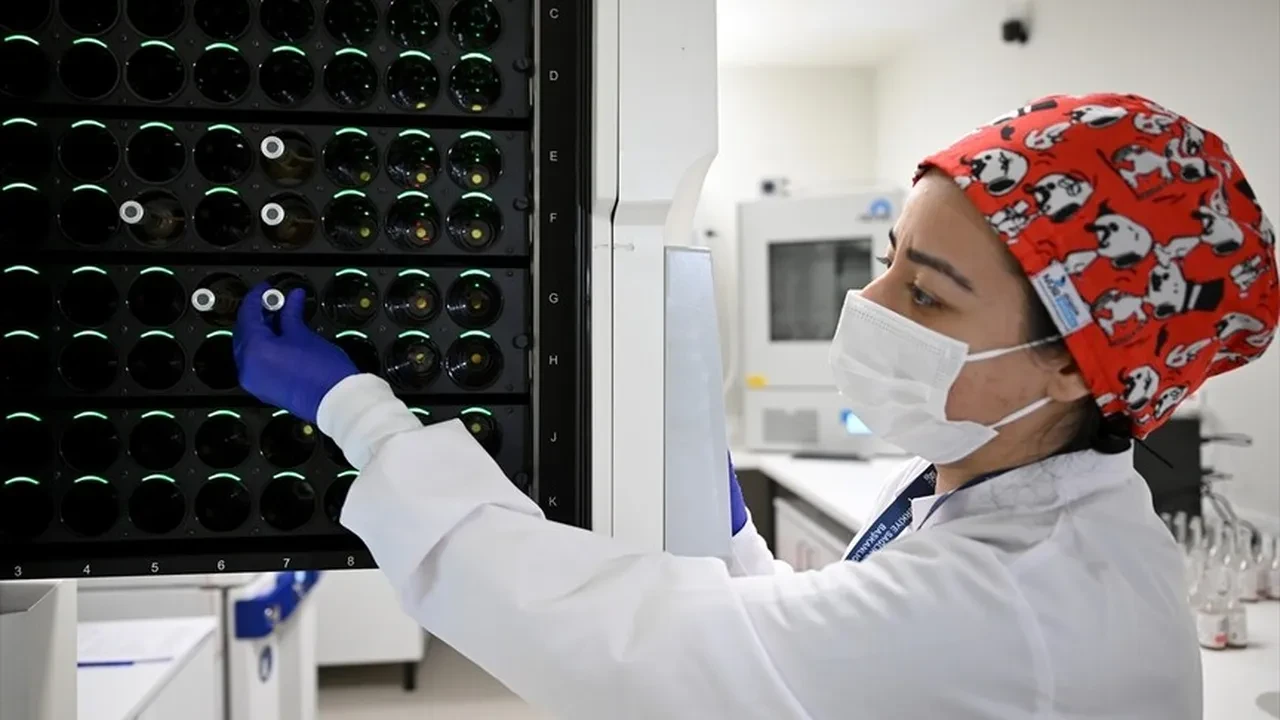 Kanser tedavisinde bir ilk: CAR-T merkezi Cumhurbaşkanı Erdoğan'a tanıtıldı