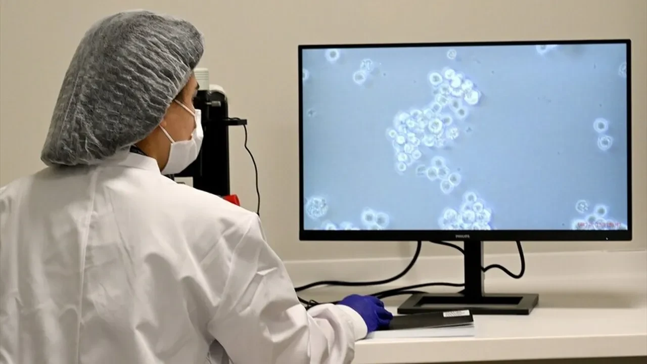 Kanser tedavisinde bir ilk: CAR-T merkezi Cumhurbaşkanı Erdoğan'a tanıtıldı