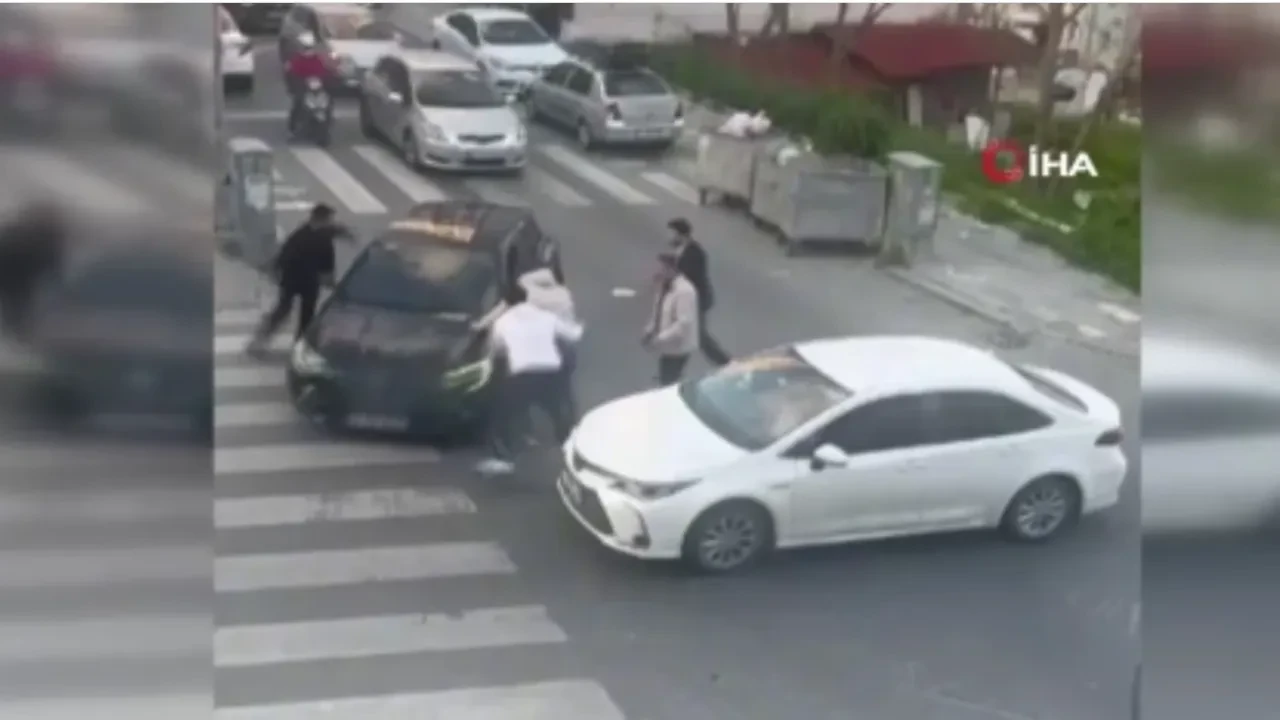 Kaza sonrası ortalık karıştı: Aracıyla vatandaşları ezmeye kalktı 