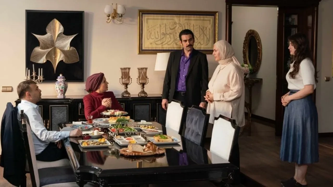 Kızılcık Şerbet’inde Bülent Ersoy rüzgârı! Unutulmaz repliğin sözlerine gönderme 