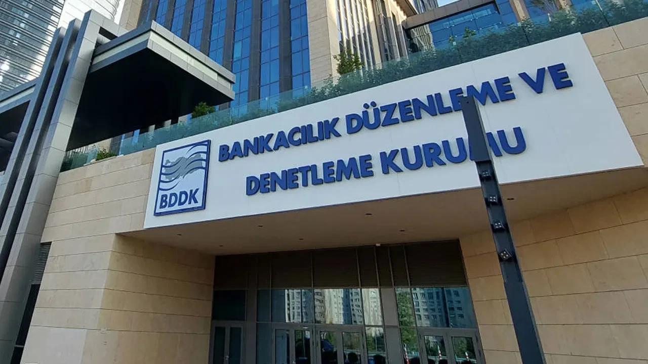 Kredi kartı sahipleri dikkat! Limit düzenlemesi erteleniyor