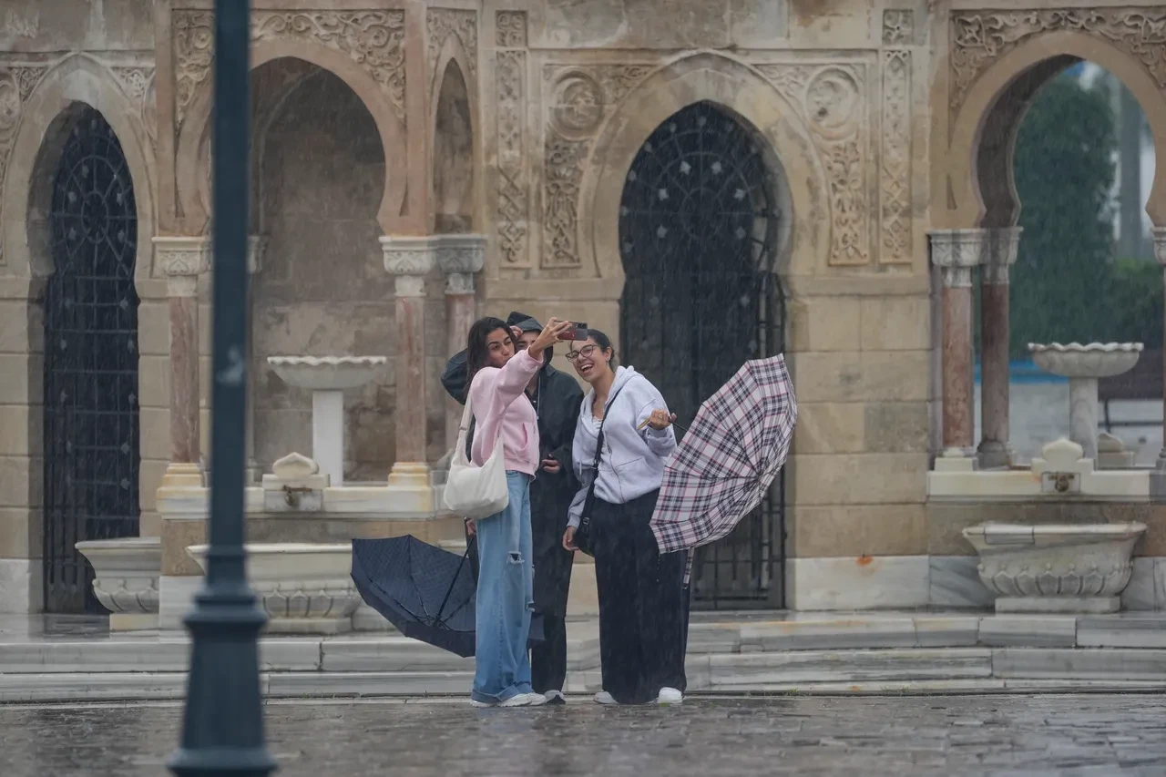 Meteoroloji 61 ili uyardı: Kuvvetli sağanak geliyor! Sel ve su baskınlarına dikkat!