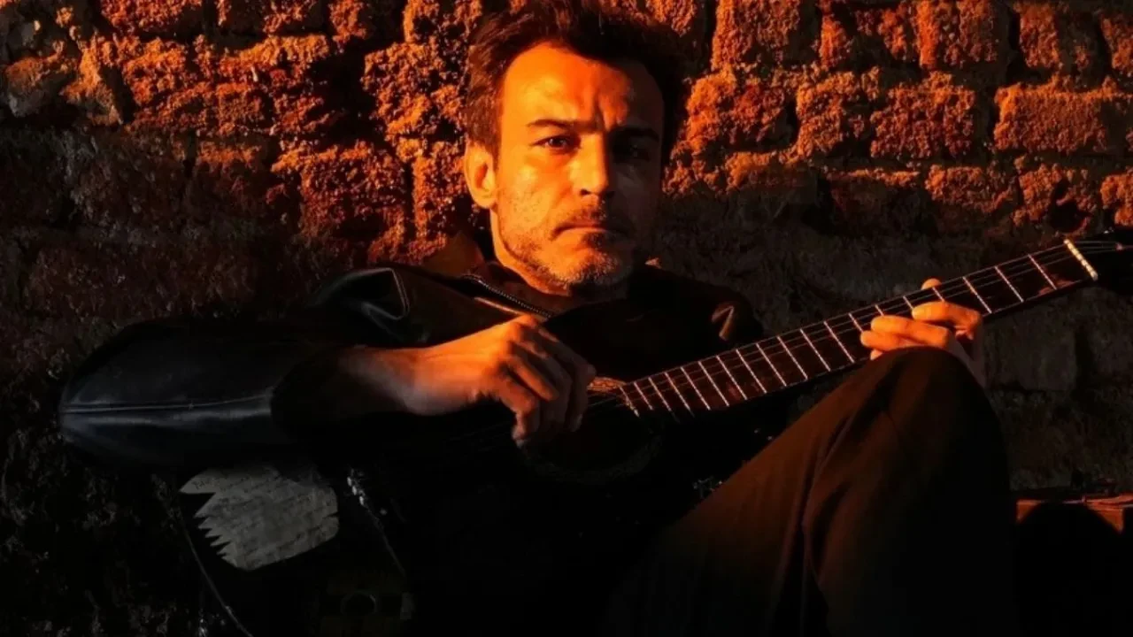 Rıza Tamer’in doğaçlama söylediği ‘Ağlarım Kaderime’ şarkısı gündem oldu! Ölümünün ardından ortaya çıktı, sevenlerini duygulandırdı