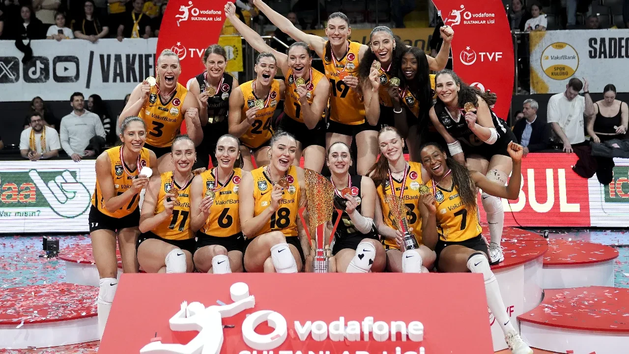 Sultanlar Ligi'nde şampiyon VakıfBank! 15. kez mutlu sona ulaştılar