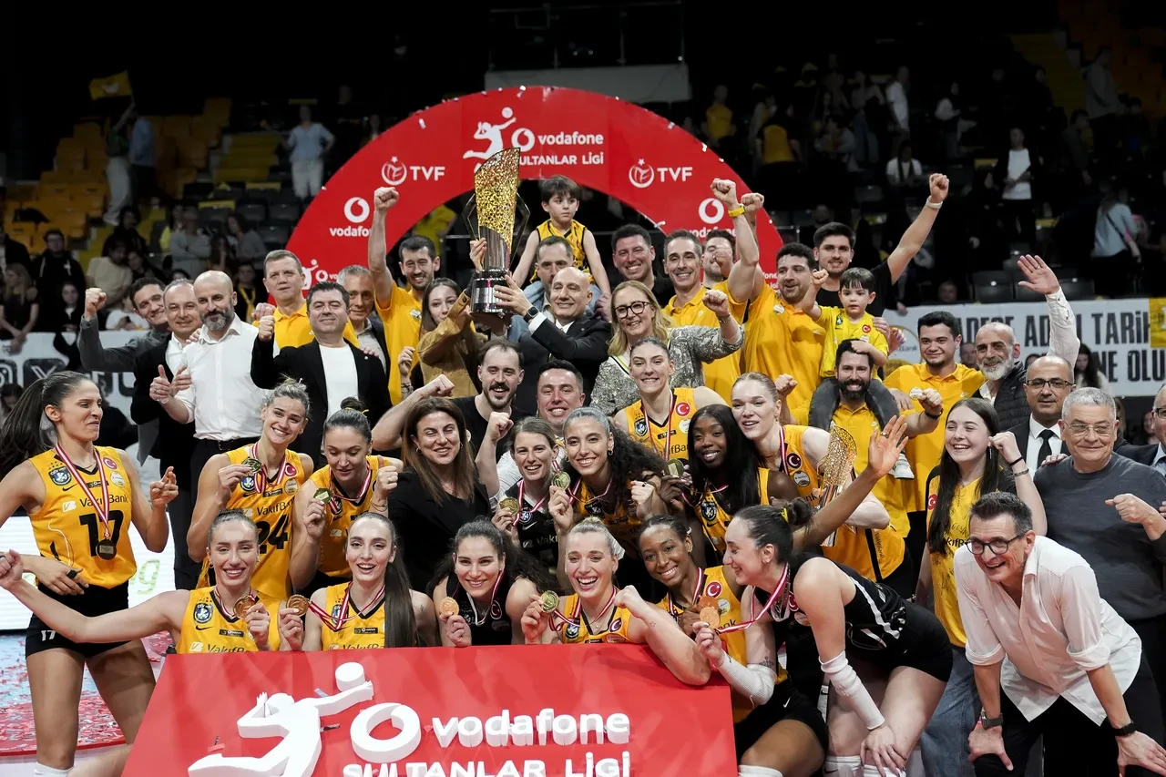 Sultanlar Ligi'nde şampiyon VakıfBank! 15. kez mutlu sona ulaştılar