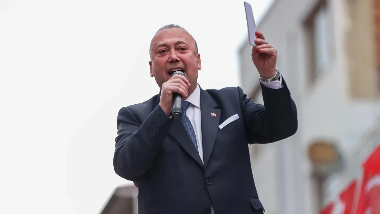 Uşak'taki skandalların ardı arkası kesilmiyor! Pavyon çalışanının maaşı belediyeden 