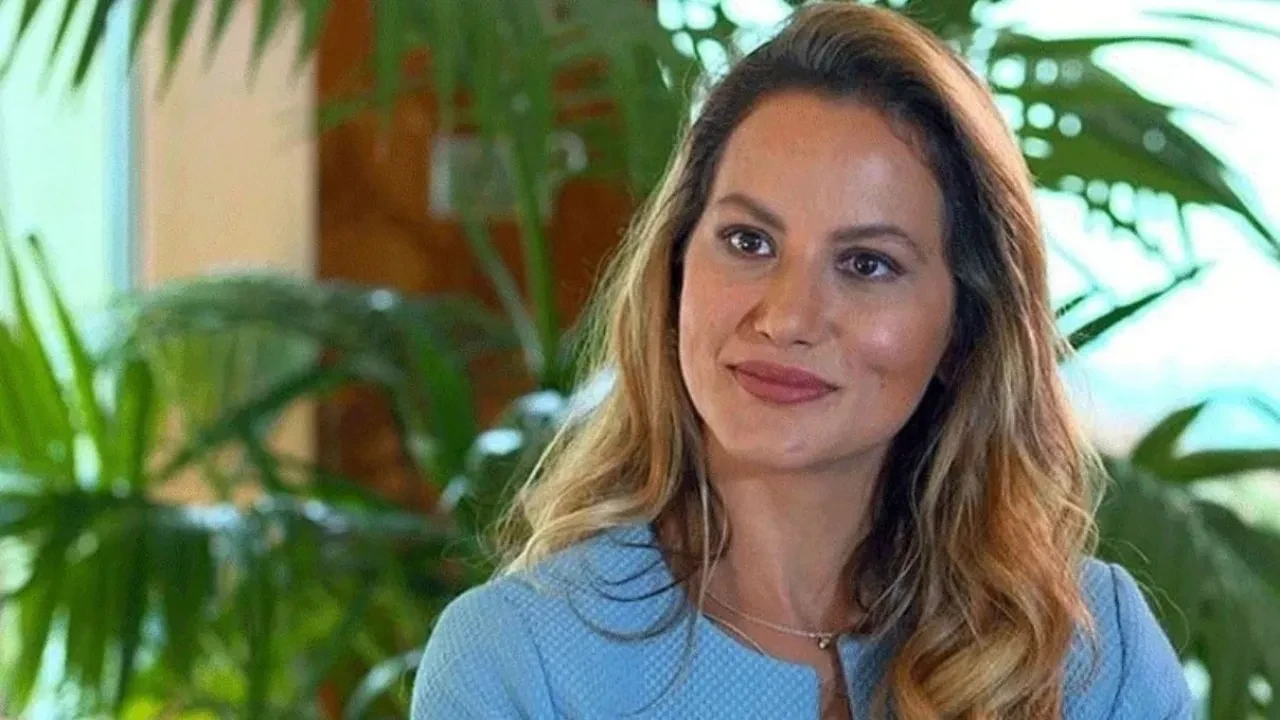 Yıldız Asyalı bir kez daha yardım istedi! Kan içindeki babasını paylaşıp şiddeti duyurdu