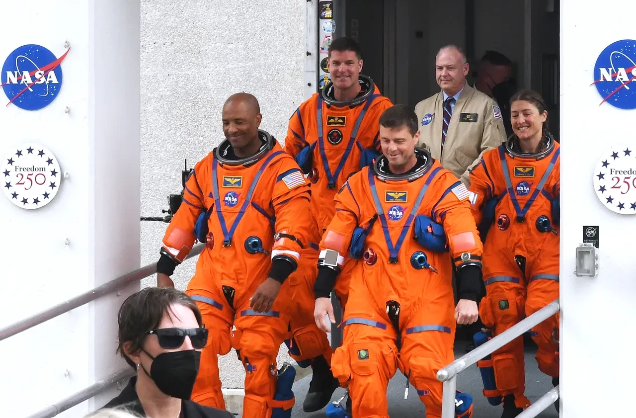 54 yıl sonra Ay'a dönüş: Artemis 2'nin yolculuğu başladı