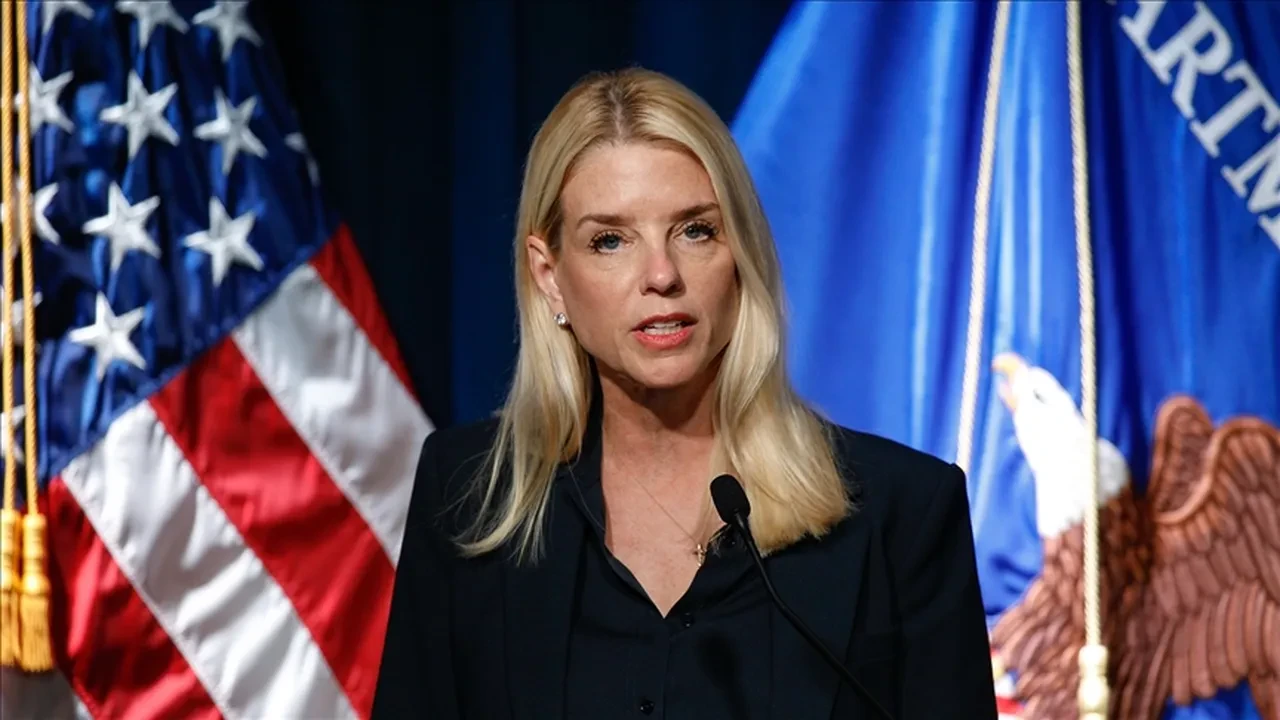 ABD'de Adalet Bakanı Bondi istifa etti! Başkan Trump'dan açıklama geldi