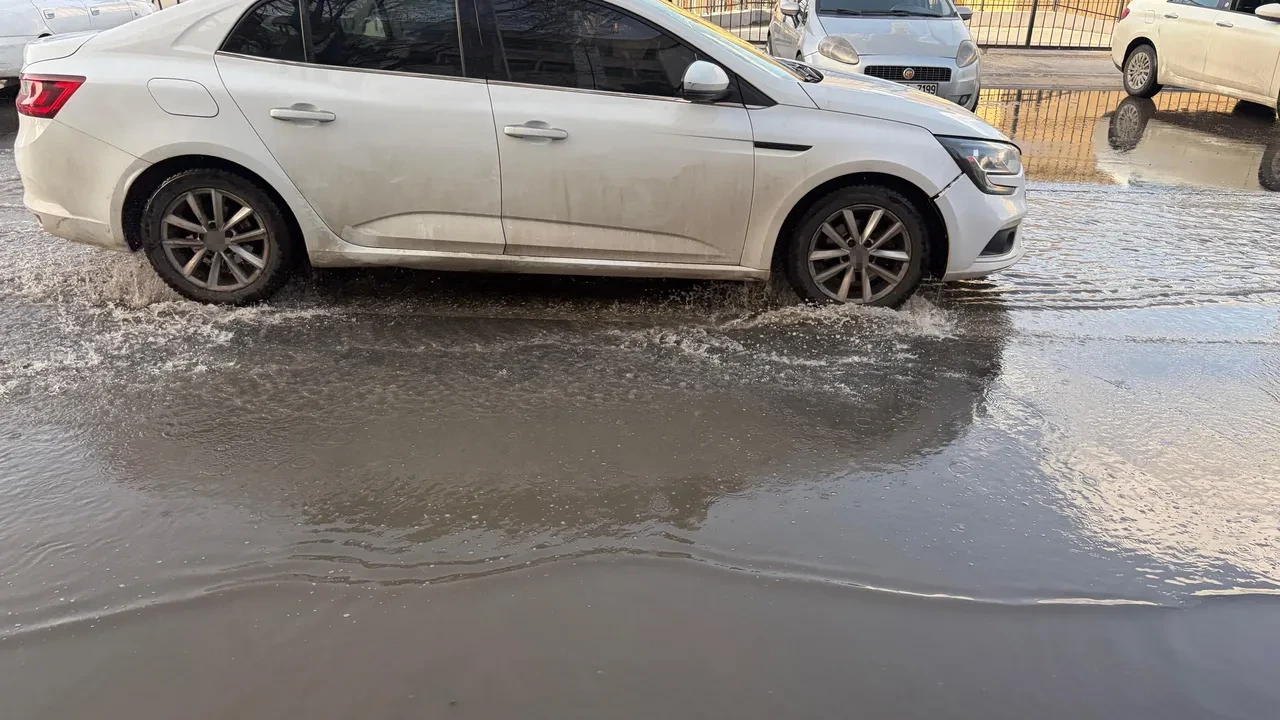 Ankara'yı sağanak vurdu! Başkent adeta göle döndü