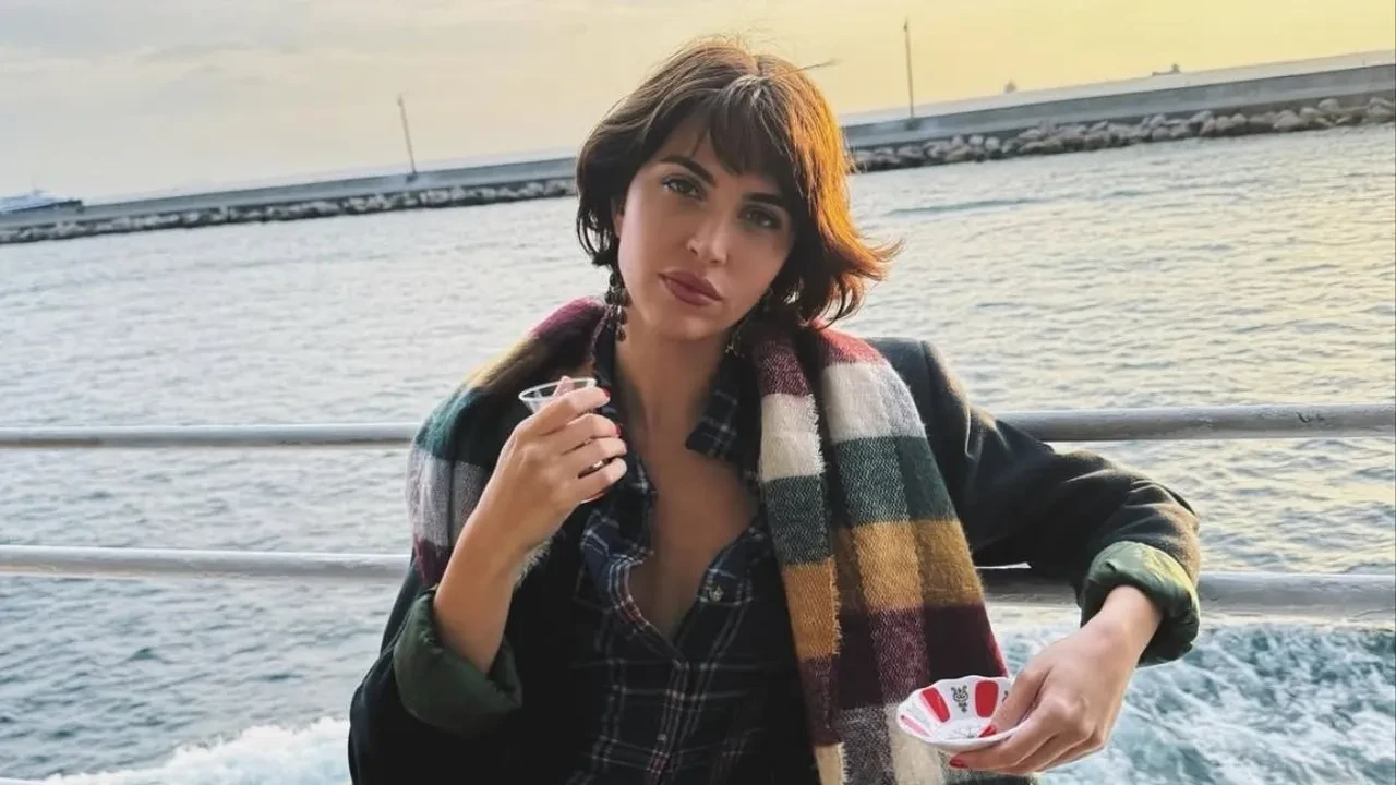 Beyza Gümülcine kimdir? Beyza Gümülcine kaç yaşında, aslen nereli? Beyza Gümülcine evli mi?